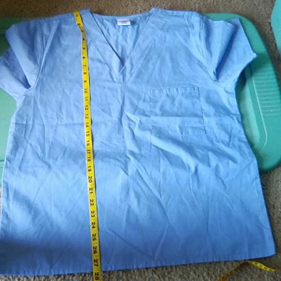 Scrub top - Picture 4 of 5